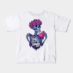 Stay Single: Pop Art Skull with Rose Crown & Heart Motif Kids T-Shirt